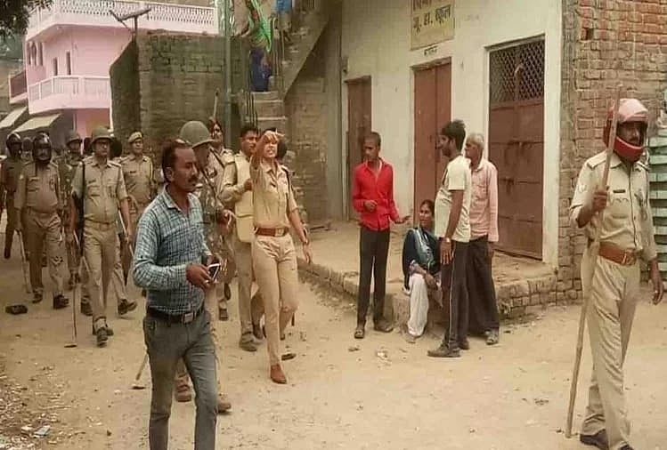 WATCH: After ‘Thain, thain!’, UP cops now ride ‘imaginary horses’ during mock drill  