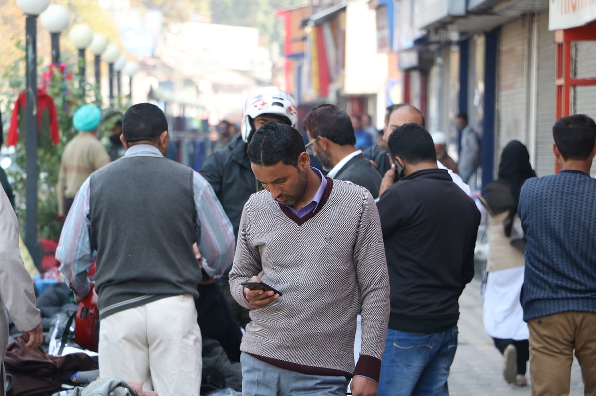 Despite SMS blockade in Kashmir, this man manages to send messages to family