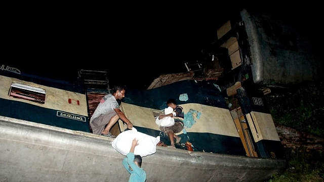 15 die in Bangladesh train accident