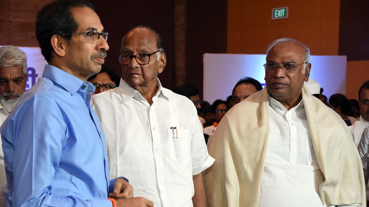 (from left) Shiv Sena chief Uddhav Thackeray, NCP Chief Sharad Pawar and Congress leader Mallikarjun Kharge (IANS Photo)