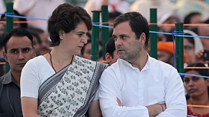 Rahul, Priyanka Gandhi visit Tihar jail to meet Chidambaram