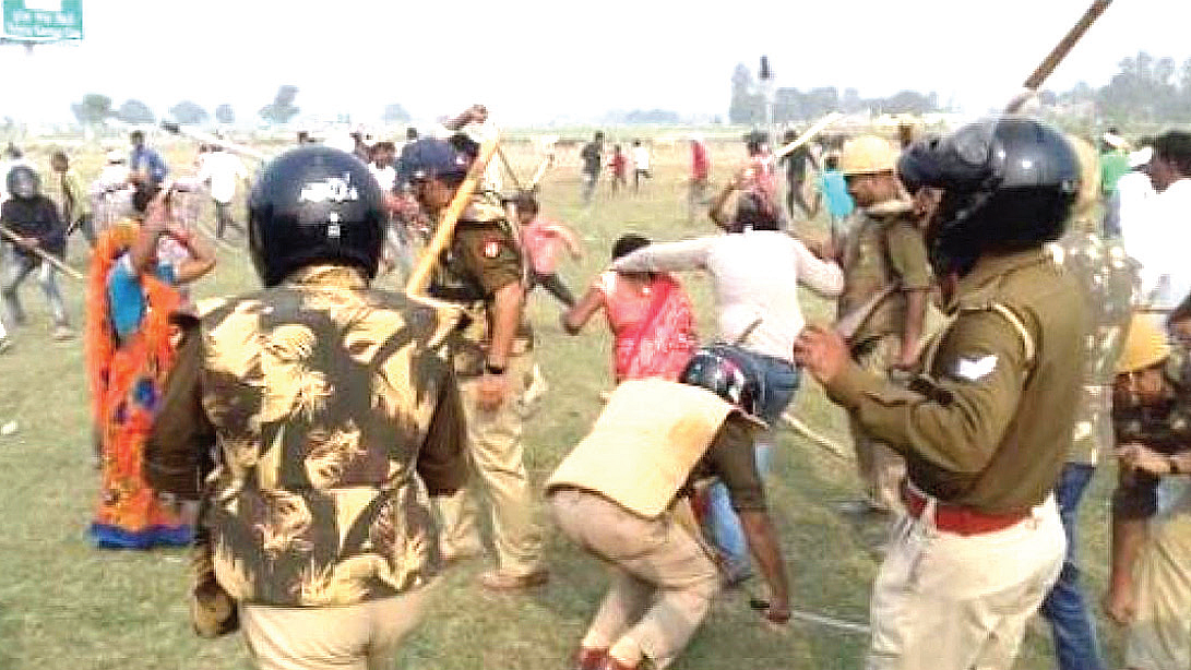 Unnao farmers dare minister to reveal details of bank accounts to which compensation was paid 