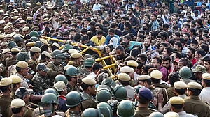 Partial roll back of fees-hike cuts no ice with JNU students