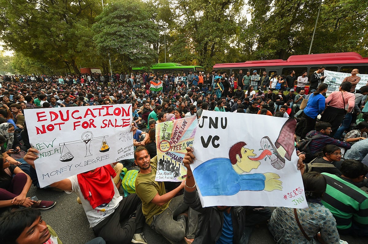 JNU issue rocks Parliament, Opposition demands probe into police atrocities 