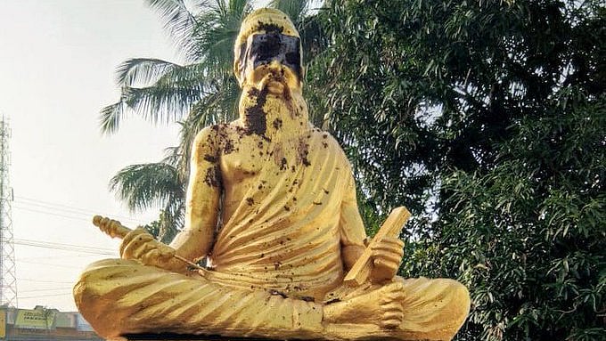 Leaders condemn desecration of Thiruvalluvar statue
