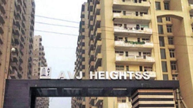 Woman killed, pushed off 18th floor