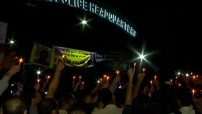 Police personnel hold candlelight protest at Delhi Police Headquarters (Photo courtesy: Social Media)
