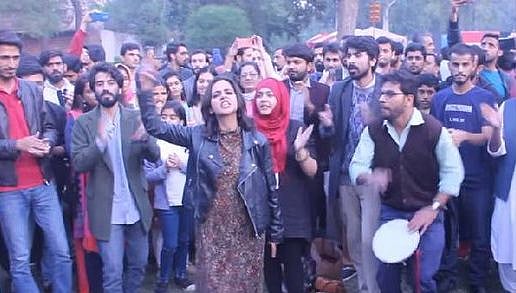 WATCH: Pakistani students sing song of freedom, video goes viral  
