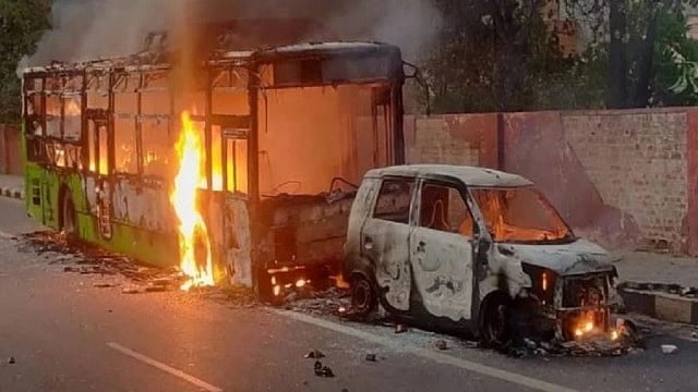 Ten people with criminal background arrested for Jamia violence, no student held 