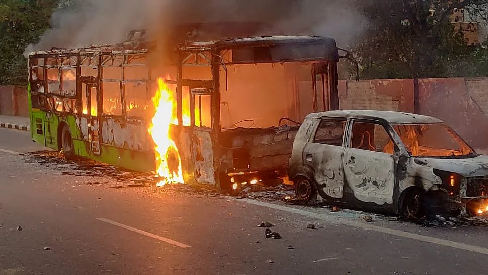 CAA protests: Police use brutal force against Jamia students, AMU erupts