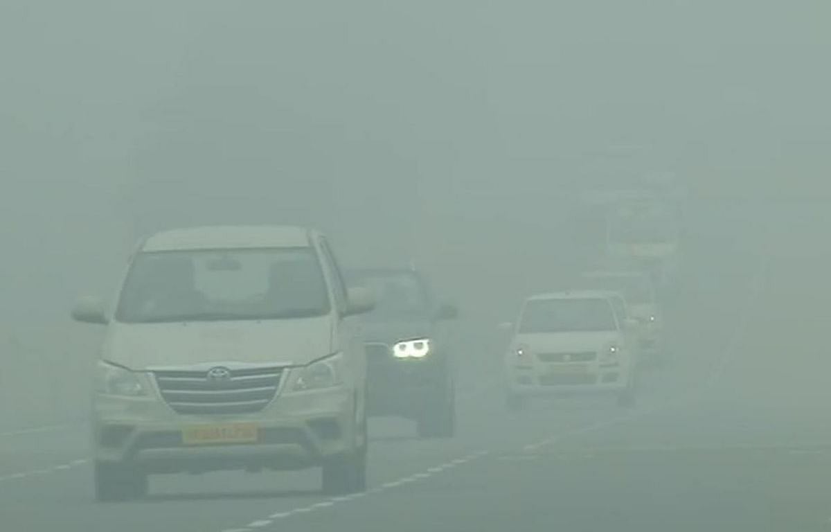 Dense fog in parts of Delhi, minimum temp at 10.2 deg C