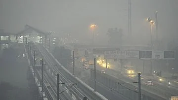 Delhi on Monday morning (Twitter)