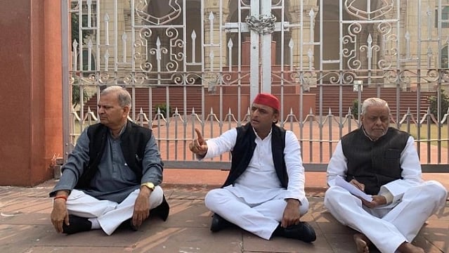  UP govt failing to protect state’s women, should be removed, says Akhilesh