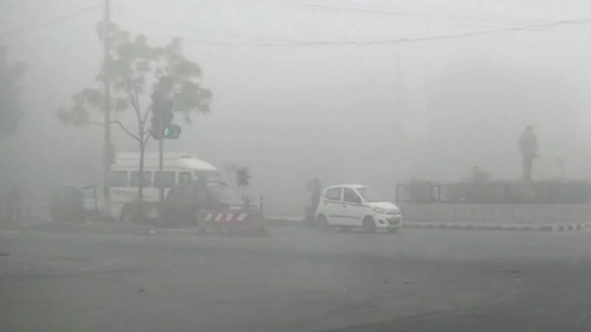 Dense fog in Delhi delays over 100 trains, 10 flights; air quality in ‘severe’ category 