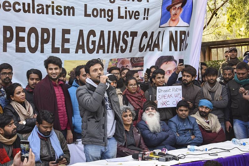 Childhood buddies wrangle, WhatsApp groups see exits over CAA-NRC debates on social media