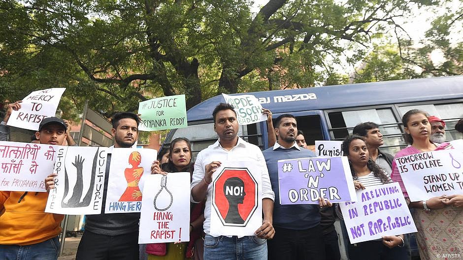 India rape victim set on fire on way to case hearing