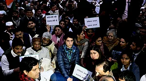 Police crackdown on Jamia students an attack on soul of nation, says Priyanka after dharna at India Gate