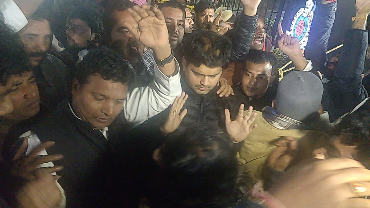 Hundreds gather outside PHQ to protest police action on Jamia students 