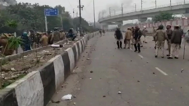 Delhi: Citizenship Act protest turns violent in  Seelampur, Police lathicharge, use tear gas on protestors