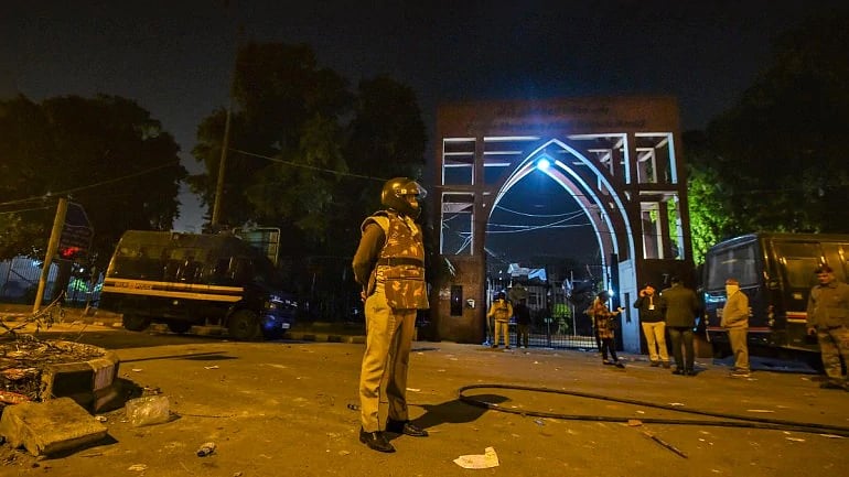 WATCH : Six video clips of students recalling ‘restrained’ police action at Jamia Milia