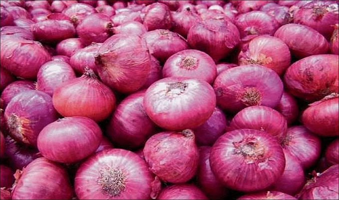 Bizarre! Bike-borne miscreants loot 50 kg onion in Uttar Pradesh