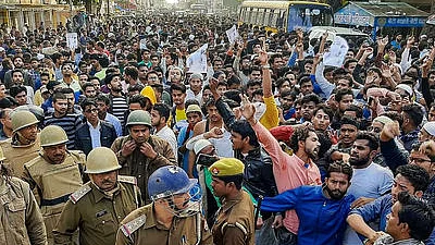 Jamia blaze spreads, students of other universities across India hold protest