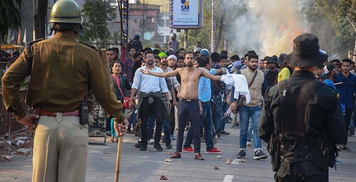 Thousands in Assam defy curfew and Army to protest Citizenship Bill