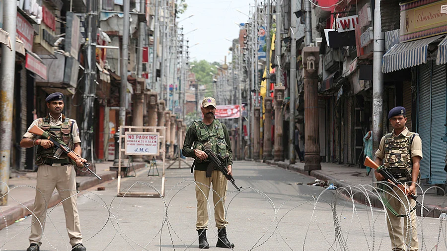 Envoys from 16 nations in Kashmir to assess ground situation, European Union opts out, wants more access