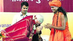 Controversial godman Nithyananda with PM Modi (File photo)