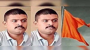 Police arrests Prabesh, a RSS worker for hurling bombs at police picket in Kannur, Kerala