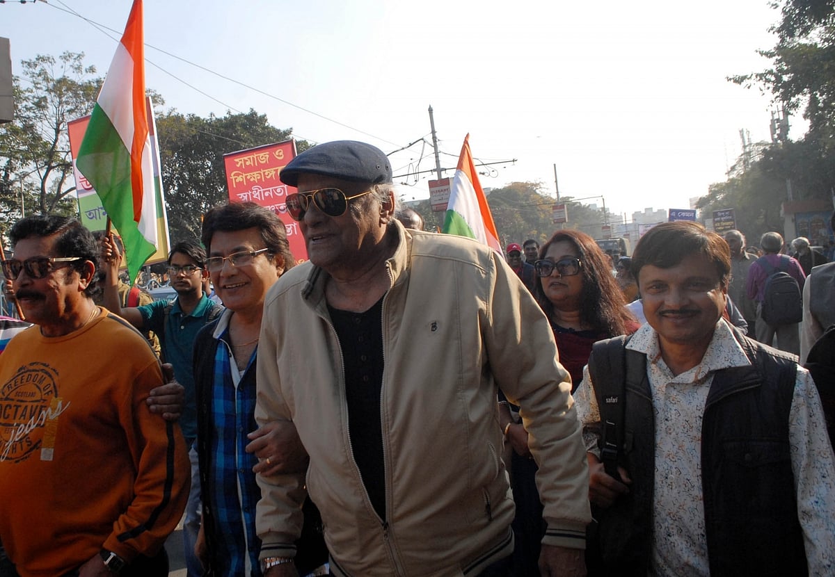 Theatre artists march through Kolkata streets against CAA  