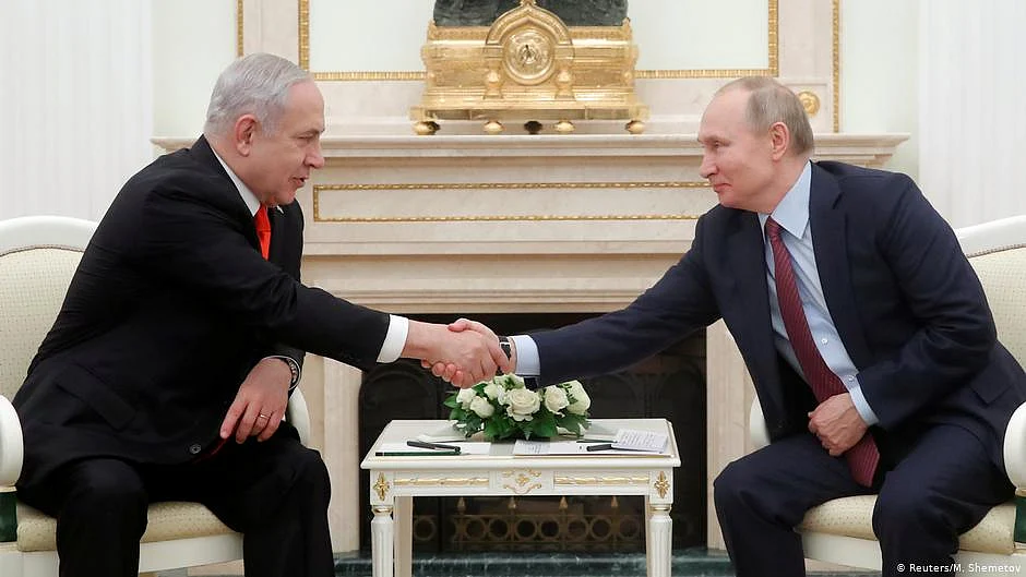 Netanyahu (pictured left) has requested that Russia apply pressure on the Red Cross regarding visits and essential medicines for hostages held in Gaza. (photo: DW)