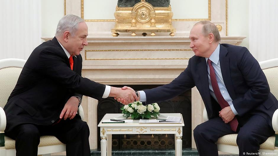 Netanyahu (pictured left) has requested that Russia apply pressure on the Red Cross regarding visits and essential medicines for hostages held in Gaza. (photo: DW)