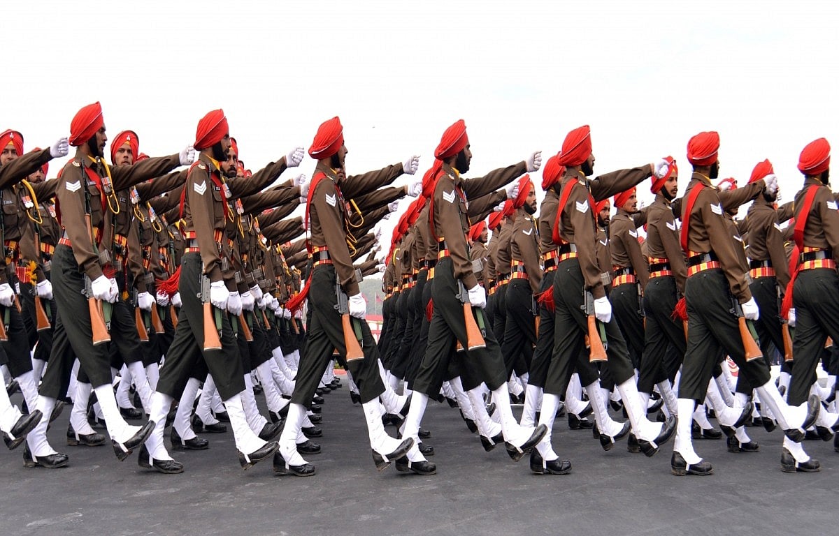 Nation greets troops on Army Day