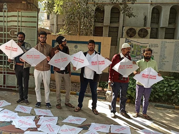 Now cops enter Gujarat Vidyapith campus holding anti-CAA kite-flying event