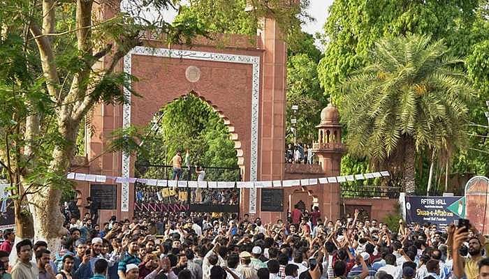Situation worsens in AMU, VC threatens closure; anti nationals will die a dog’s death, says Raghuraj Singh