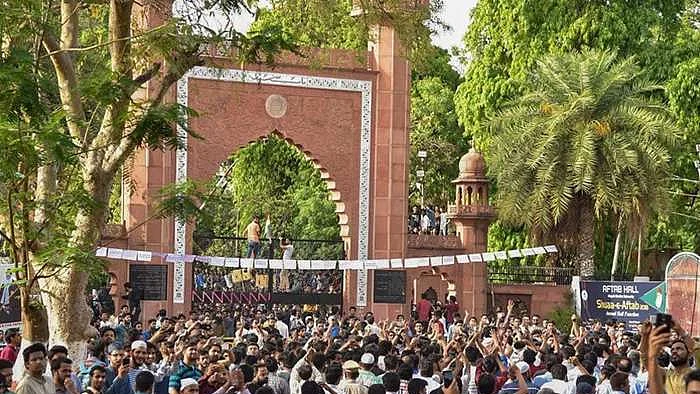 Situation worsens in AMU, VC threatens closure; anti nationals will die a dog’s death, says Raghuraj Singh