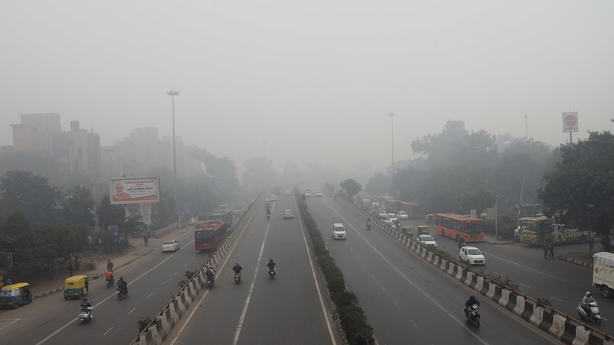 Foggy morning in Delhi, minimum temperature settles at 6.5 degrees Celsius