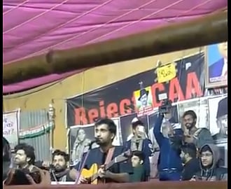 Prateek Kuhad and many other artists perform in Shaheen Bagh in solidarity with anti-CAA protest