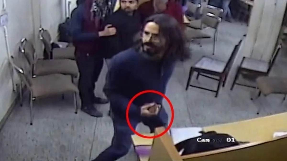 Jamia violence: Media misreport wallet as ‘stone’ in student’s hand