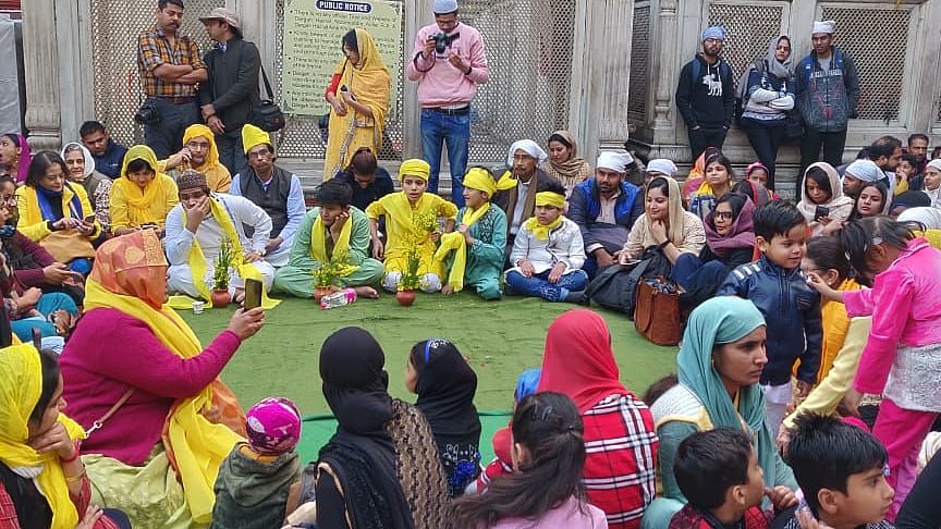 Basant Panchmi Utsav at Dargah Nizamuddin