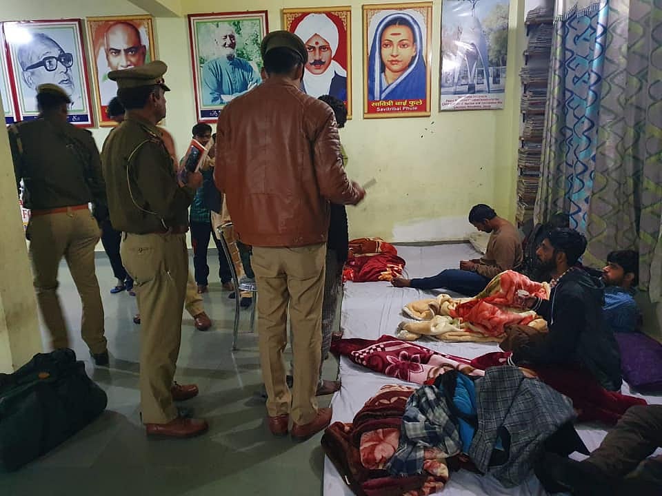 Activists on way to Assam not allowed to get down from bus and meet people in Uttar Pradesh 