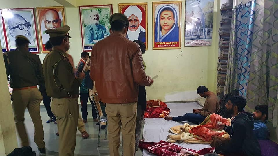 Activists on way to Assam not allowed to get down from bus and meet people in Uttar Pradesh