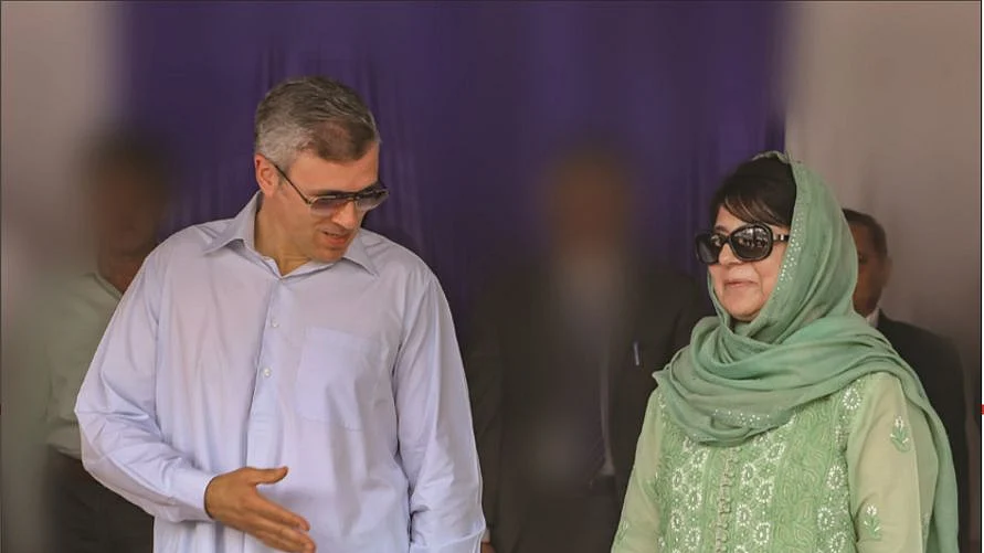 Omar Abdullah and Mehbooba Mufti (Photo: NH Library)