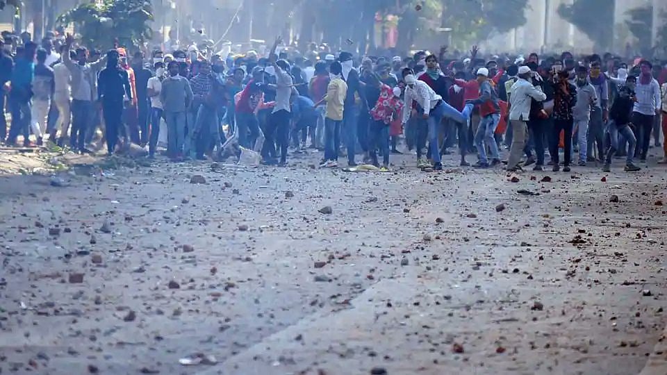Jafrabad residents appeal for peace from mosque in Delhi