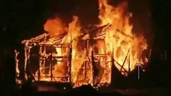 7 houses set on fire in TMC-BJP clash in Bengal