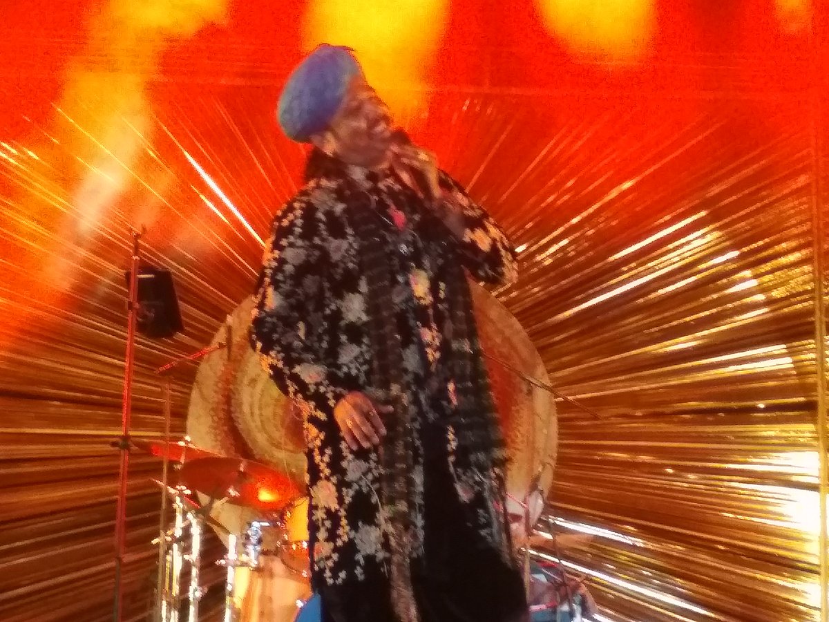 Singer Meme Khan
