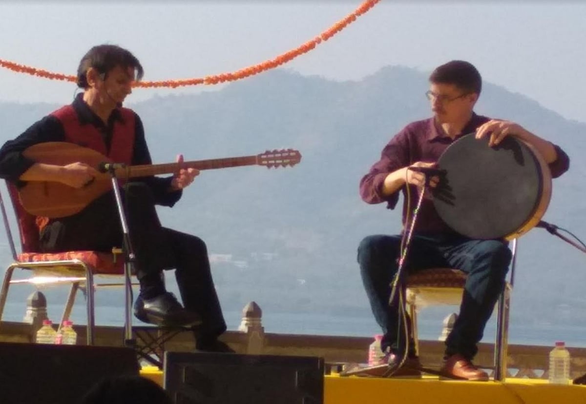 Kurdish singer Mico Kedes (left)