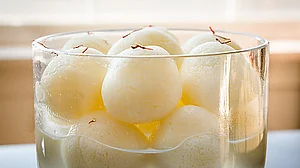 Uttar Pradesh: Police helpline receives calls for rasgulla, ‘paan’, pizza, football