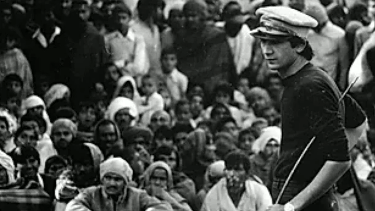 Safdar Hashmi springs to life in ‘Halla Bol’      